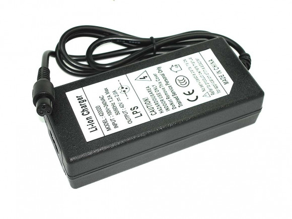 Блок питания (сетевой адаптер) для гироскутеров 42v 2A (разъем с 3 отверстиями 9mm) Блок питания (сетевой адаптер) для гироскутеров 42v 2A (разъем с 3 отверстиями 9mm)