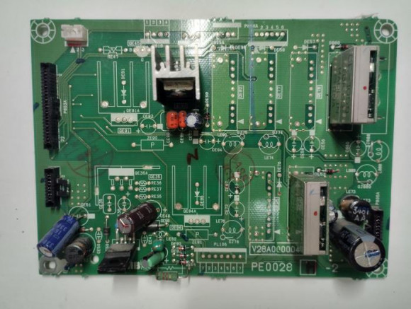 Майн плата PE0028 V28A00000402 от ТВ Toshiba 32WL66R с разбора