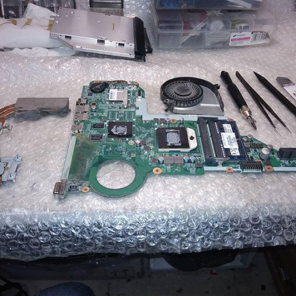 Чистка ноутбука TOSHIBA от пыли