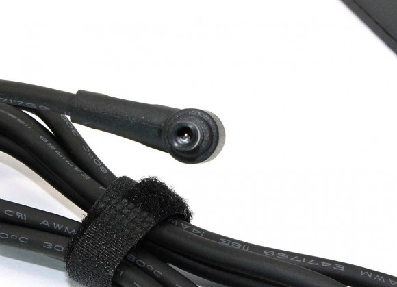 Блок питания (зарядное) для ноутбука Asus 20В, 12A, 240Вт, 6.0x3.7мм (оригинал) Блок питания (зарядное) для ноутбука Asus 20В, 12A, 240Вт, 6.0x3.7мм (оригинал)