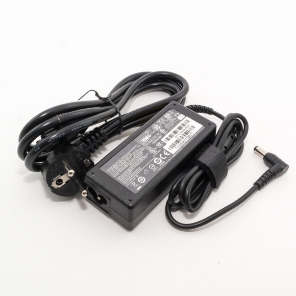 Зарядка для ноутбука Toshiba 19V 3.42A (65W) 5.5x2.5мм